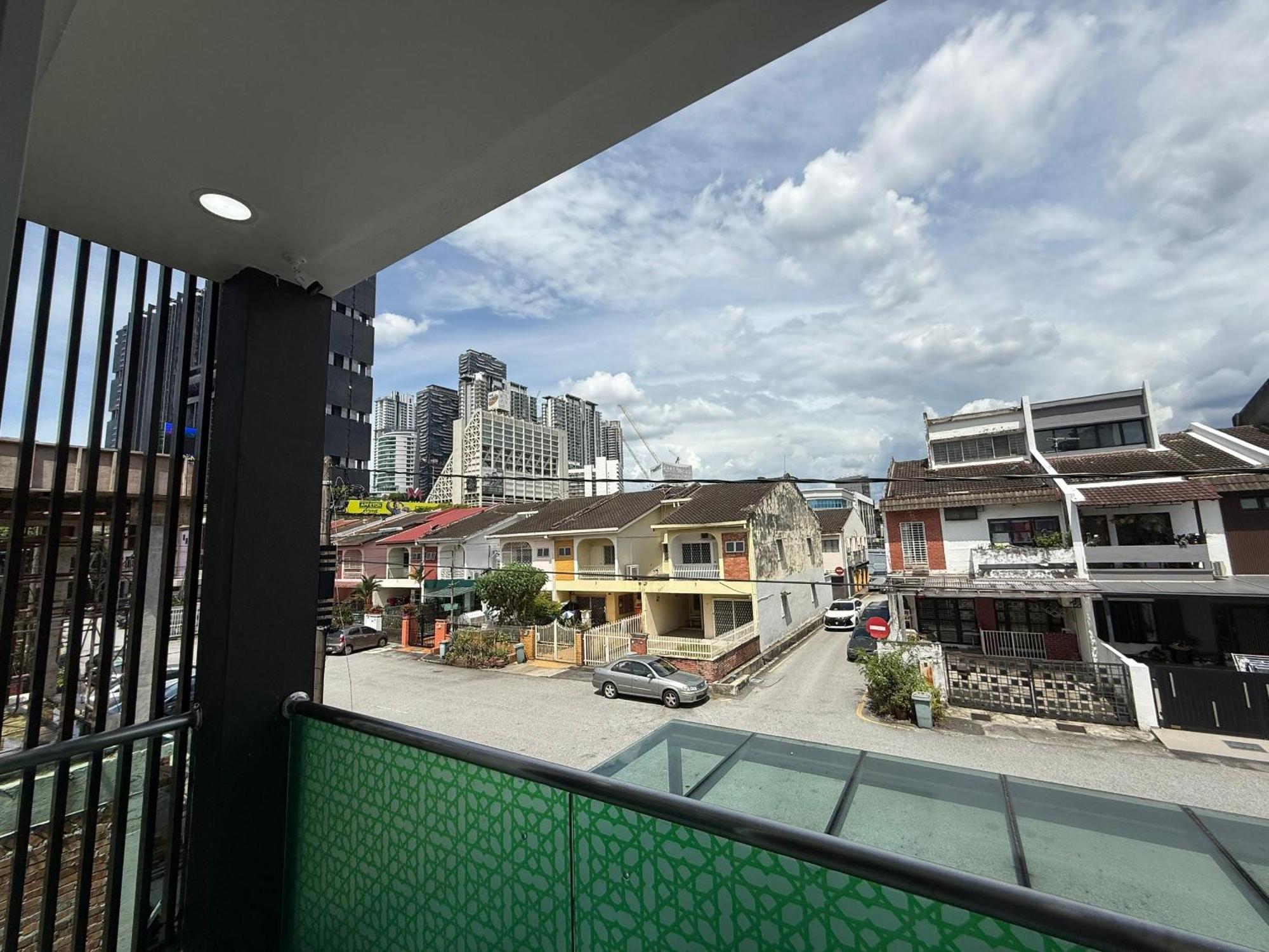 Prime Suite At Ampang - Individual Private Rooms Куала Лумпур Екстериор снимка